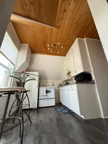 Charming Waterfront Loft+NearShops+Scenic+LakeView - Image 4