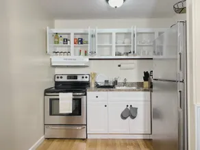 Premium convenient stays Apt 3 - Image 3