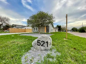 Casa 521 a 3 BR sleeps 8, With 2 parking spots. - Image 2