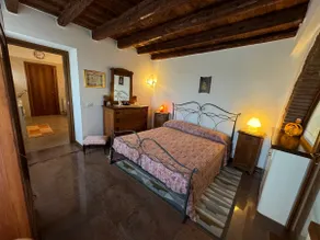 Historic house in the countryside - Image 3