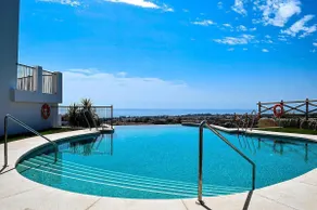 3Br Apt w/ Heated Pool SPA&GYM - Image 3