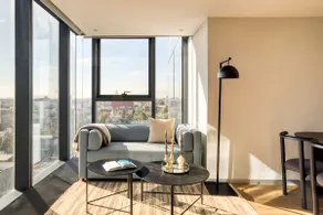 Trendy & Bright Studio | Rooftop+Gym+B/Lounge - Image 2