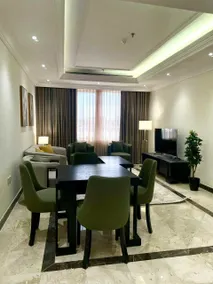 Royal Suite 102 - Image 3