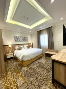 Royal Suite 104 - Image 2
