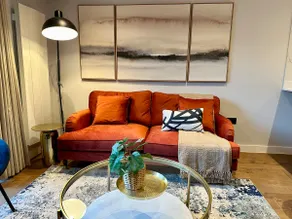 Stunning City Centre Duplex with Free Parking - Image 5