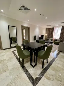 Royal Suite 201 - Image 3