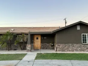 3BDRM 1.5 bathroom house W All channels no parties - Image 3