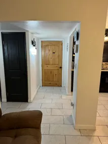 3BDRM 1.5 bathroom house W All channels no parties - Image 2