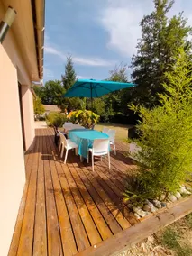 Fully fenced house for 8 people - Image 3