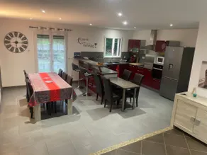 Fully fenced house for 8 people - Image 5