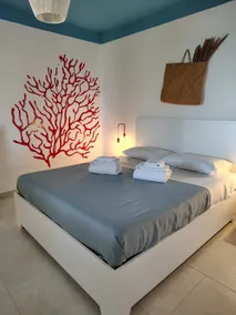 Dearhome Villa by the sea with garden - Image 3
