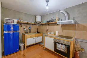 Bohemian apartment with internal balcony - Image 2