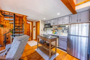 The Bear Lair-Resort Cabin-Jacuzzi Tub-Skiing - Image 4
