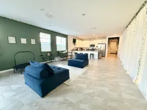 2Bd 1Bth Guest Suite ( King Beds & 43” Smart TV’s) - Image 2