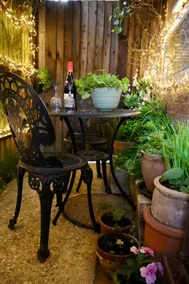 THE KNIGHTWOOD OAK a Luxury King Size Bed -En-Suite Space - LYMINGTON NEW FOREST with Private Entrance - Key Box entry-Free Parking & Private Outdoor Seating Area -Full Fibre WiFi -Town ,Shops , Pubs & Solent Way Walking Distance & Complimentary Breakfast - Image 4