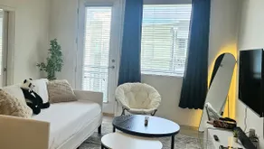 Resort style 1Kng & Twin Apt w/ Gym/ Pool/ Hot Tub - Image 2