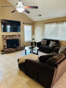 Private 4 bedroom home - Image 3