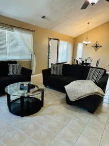 Private 4 bedroom home - Image 5