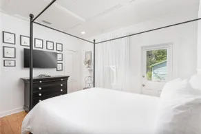 Designer Cottage•Gourmet Kitchen•Lux Baths•FirePit - Image 3