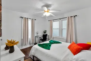 Sleeps 10, Safe area , Close to top attractions - Image 3