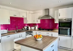 Stylish home with bespoke outdoor kitchen - Image 2