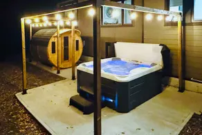 Northern Lights Muskoka Hills AC, HotTub & Sauna - Image 3