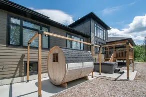 Northern Lights Muskoka Hills AC, HotTub & Sauna - Image 2