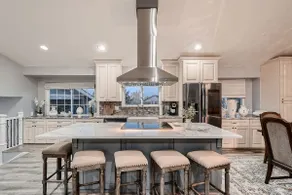 Beautiful tri -level home - Image 3