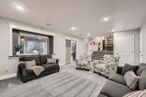 Beautiful tri -level home - Image 2