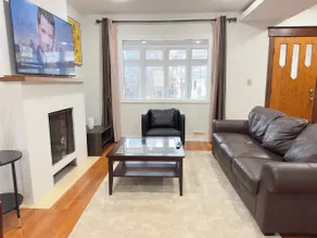 3 bdr home + bsmt in Swansea/High Park - Image 3
