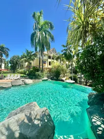 Luxury 2 Bedroom apartment, Treetop views, Resort with 4 swimming pools - Image 3