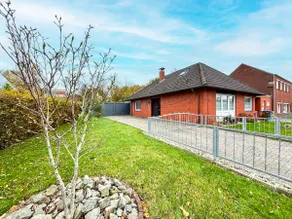Vacation home with kitchen, garden and smart TV - Image 3