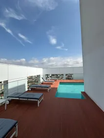 Exclusive Skyline-Sea and City - Image 2