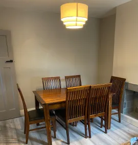 Bright 3-Bed Home w/ Free Parking – Near City - Image 4