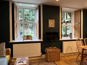 Smart Clifton Flat, Driveway Parking, EV Charging - Image 5
