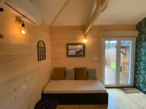 Studette - Image 4
