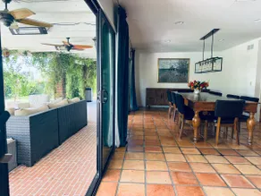 Indoor/outdoor desert retreat - Image 2