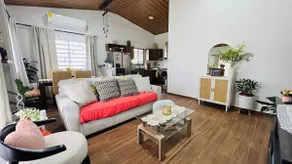 The house with the garden! - Image 3
