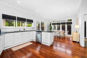 Spacious 4BR Home | Classic Australian Charm - Image 4