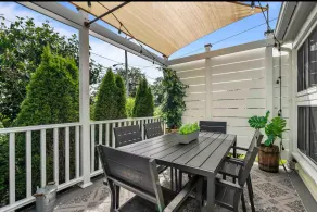 Beach Bungalow Near Newport - Image 4
