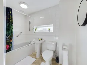 3 bed beautiful home which sleeps up to 6 - Image 4