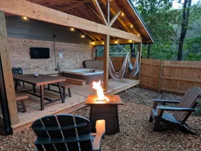 Hill City Hangout | Hot Tub | Movie Theater - Image 3
