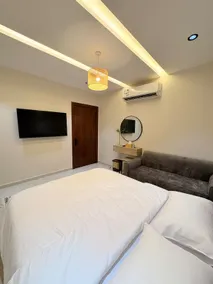 A stylishly furnished studio for a special night - Image 4