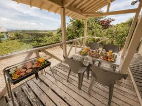 BBQ with nothing to bring | Wooden deck with roof, suitable for rainy days | Hot pot, takoyaki, cheese fondue | Maximum 8 people - Image 2