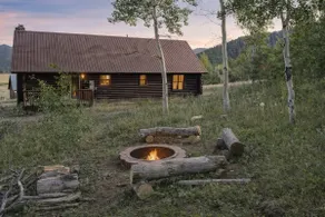 Yellowstone Hill Side•Hotub•AC•12mins2Yellowstone - Image 2