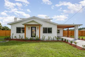 Chic Farmhouse Heated Pool Sleeps 12 - Image 3