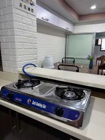 Deluxe Queen Studio with WiFi - Image 5