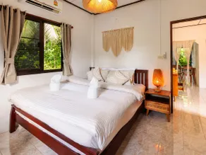 Amsterdam House - Hin Kong - Double King Bed - 4K SmartTV - Image 2