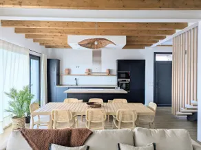 Designer villa with garden, pool and views - Image 4