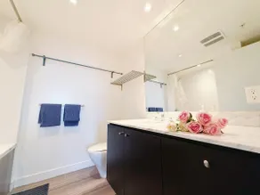 Two-bedroom, two-bathroom air-conditioned apartment in the public market - Image 5